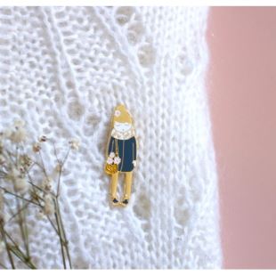 MY LOVELY THING - PIN'S POUPÉE FLEURIE