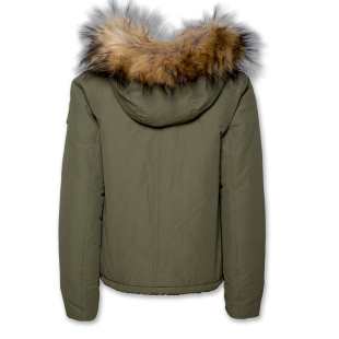 AO76 - PARKA